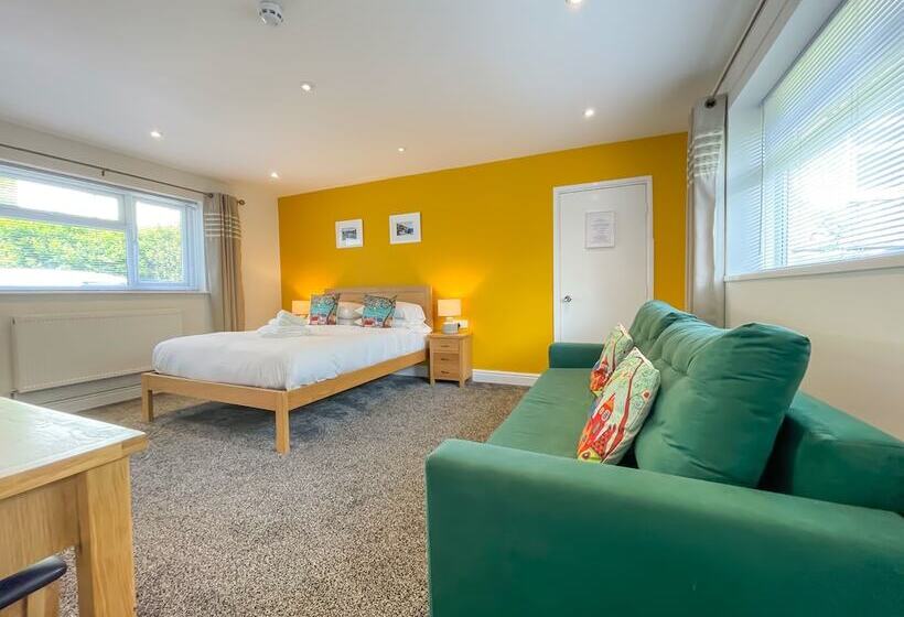 فندق Driftwood Spars