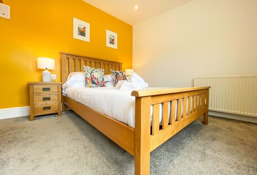 فندق Driftwood Spars