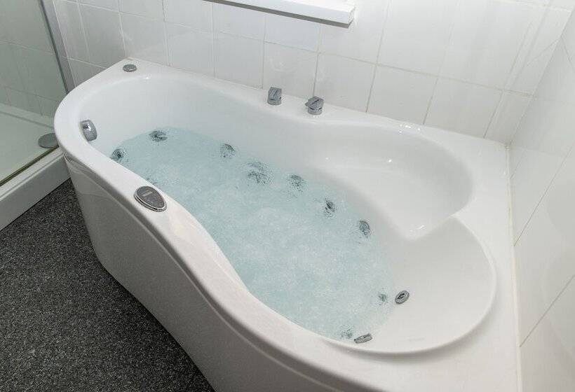 فندق Nomi Rooms & Restaurant