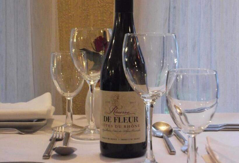 Отель Foyers House