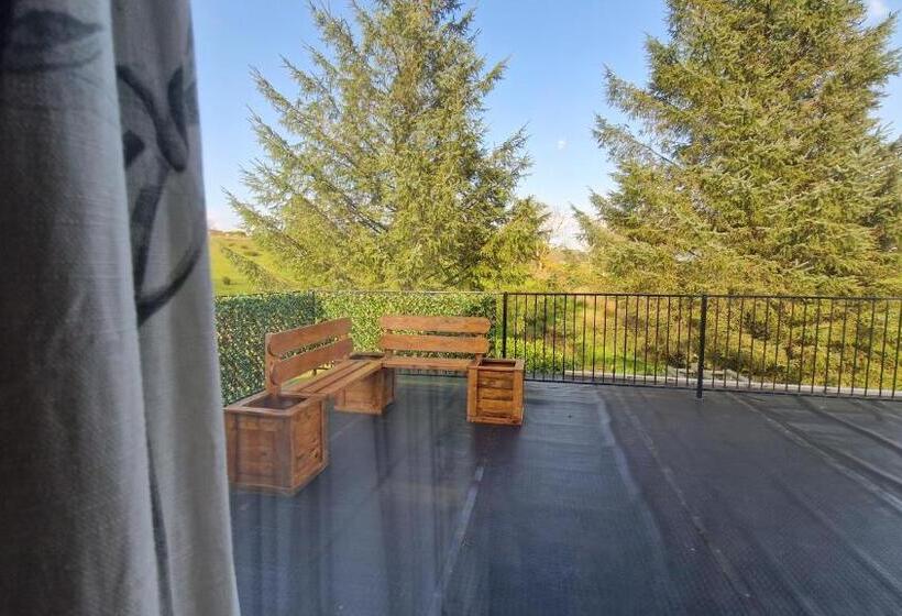 Отель Golden Hill Guest House