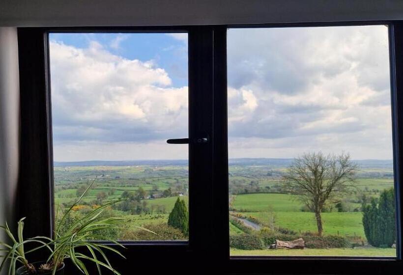 Отель Golden Hill Guest House