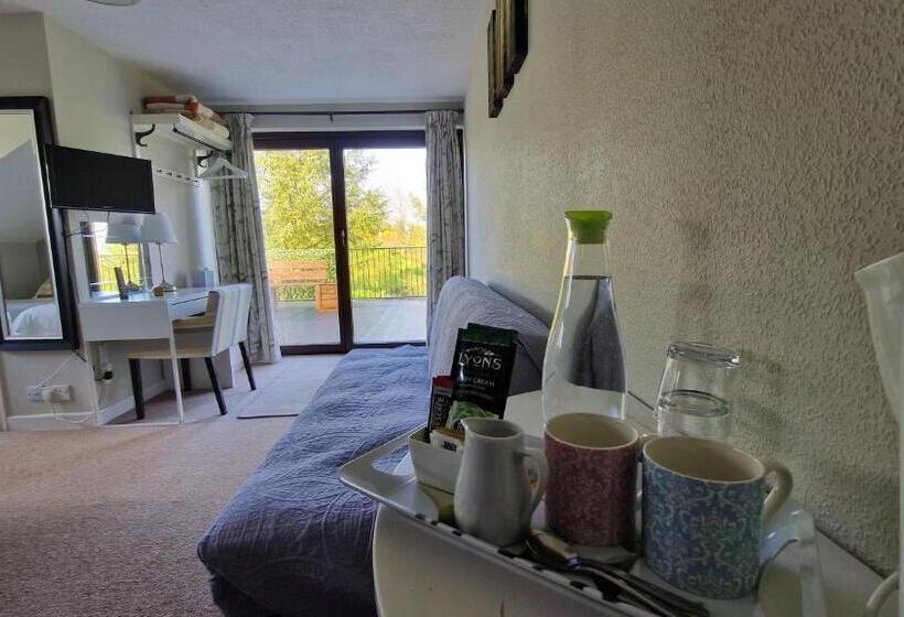 Отель Golden Hill Guest House