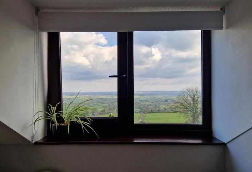 Отель Golden Hill Guest House