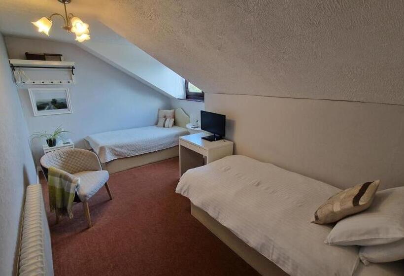 Отель Golden Hill Guest House