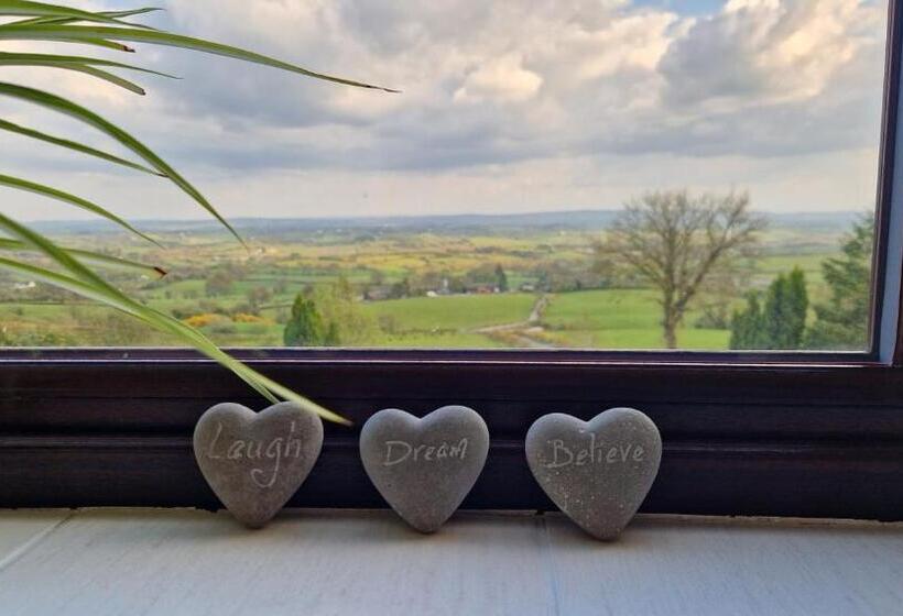 Отель Golden Hill Guest House