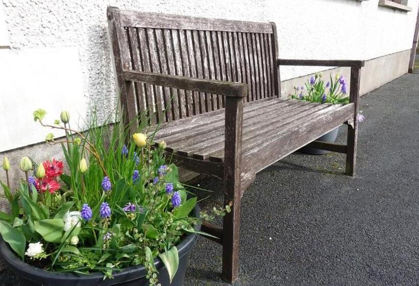 Отель Golden Hill Guest House