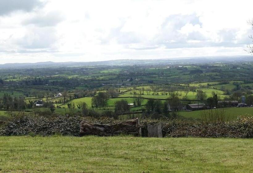 Отель Golden Hill Guest House