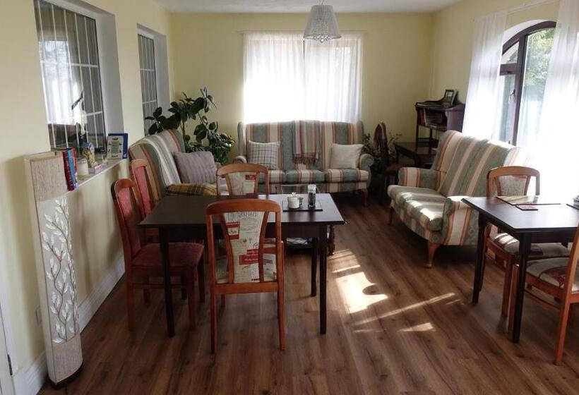 Отель Golden Hill Guest House