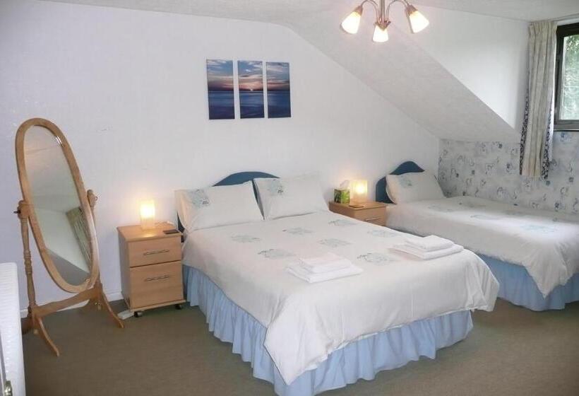 Отель Golden Hill Guest House