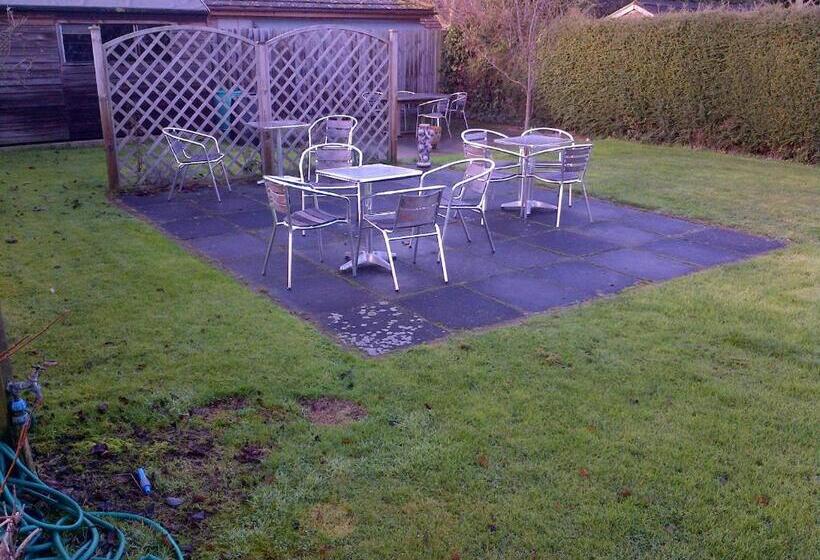 فندق Grove House