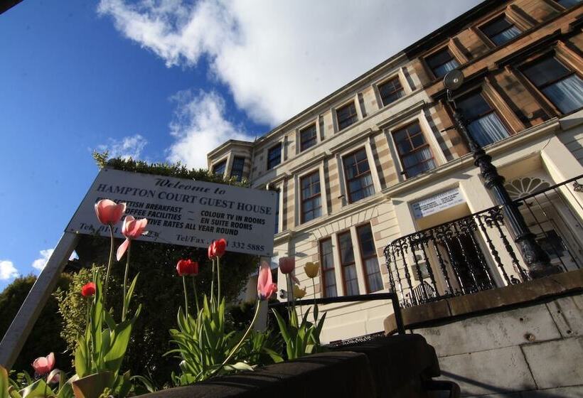 בית מלון כפרי The Hampton Court Guesthouse