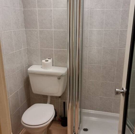 בית מלון כפרי The Hampton Court Guesthouse