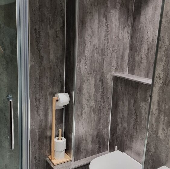 בית מלון כפרי The Hampton Court Guesthouse