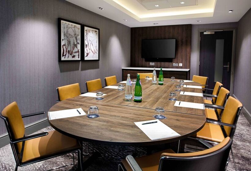 בית מלון כפרי Hilton Edinburgh Carlton