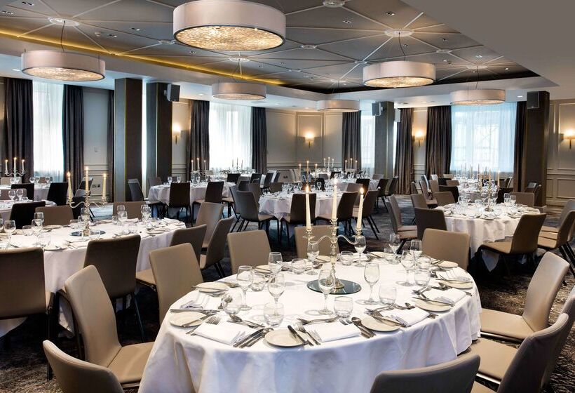 בית מלון כפרי Hilton Edinburgh Carlton