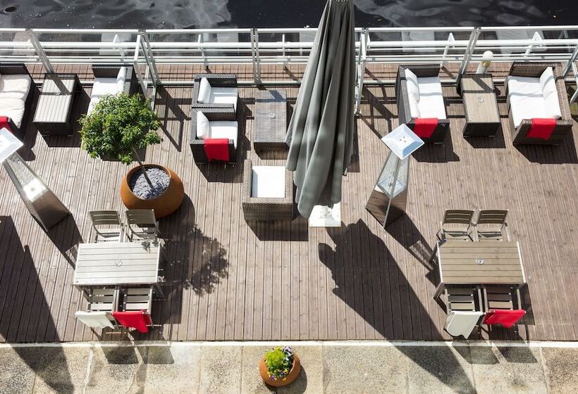 בית מלון כפרי Hilton Garden Inn Glasgow City Centre