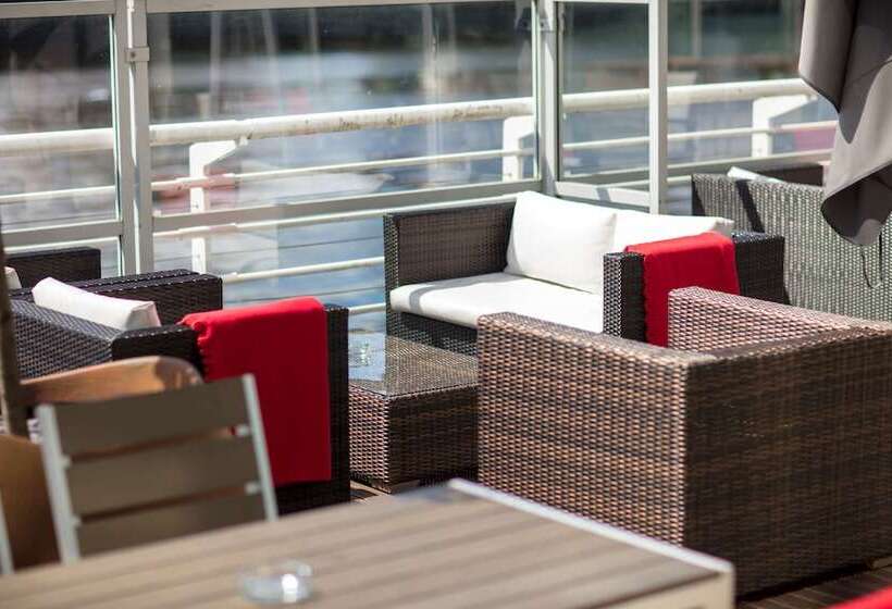 בית מלון כפרי Hilton Garden Inn Glasgow City Centre