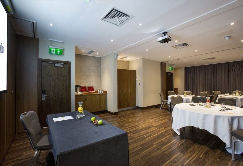 בית מלון כפרי Hilton Garden Inn Glasgow City Centre