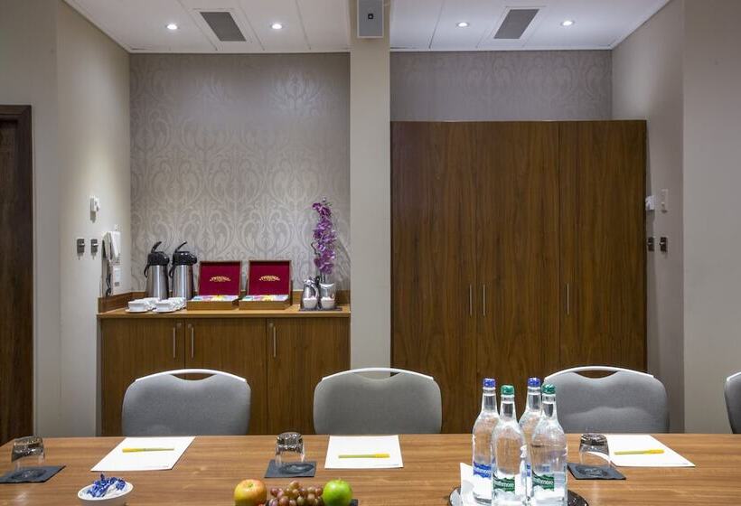 בית מלון כפרי Hilton Garden Inn Glasgow City Centre