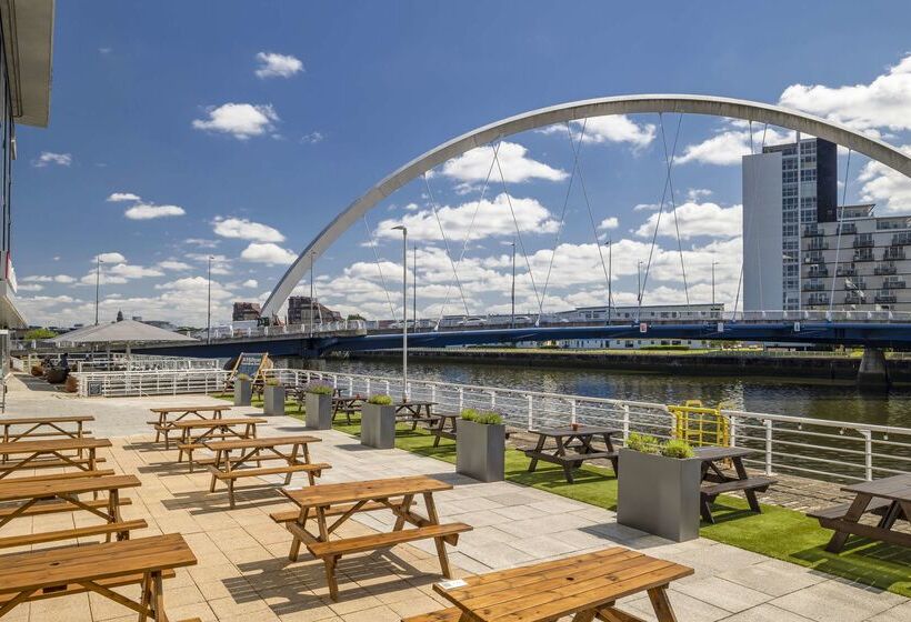 בית מלון כפרי Hilton Garden Inn Glasgow City Centre