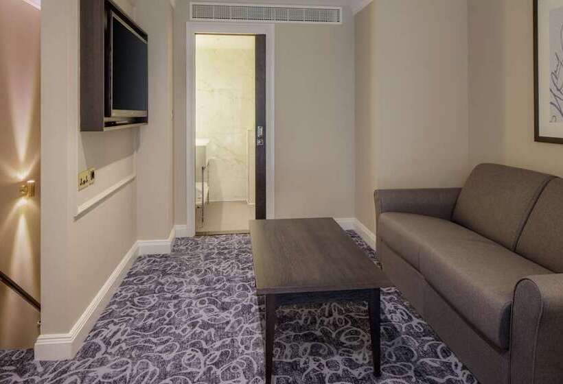 هتل Hilton London Euston