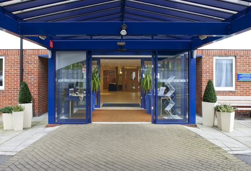 בית מלון כפרי Holiday Inn Express Canterbury, An Ihg