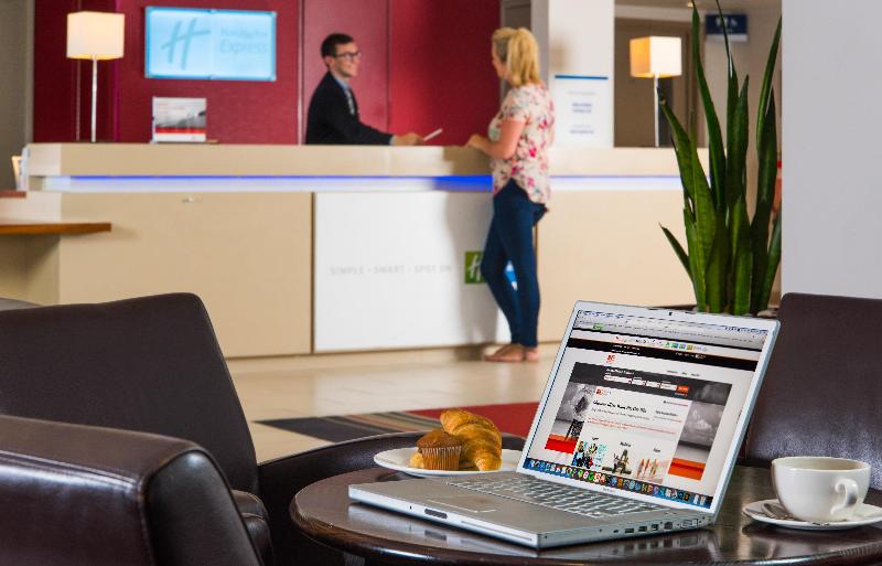 בית מלון כפרי Holiday Inn Express Derby Pride Park, An Ihg