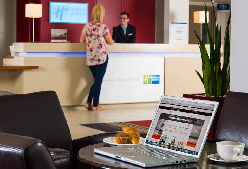 בית מלון כפרי Holiday Inn Express Derby Pride Park, An Ihg