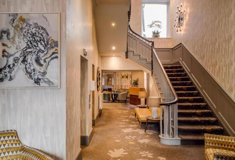 בית מלון כפרי Inn On The Square