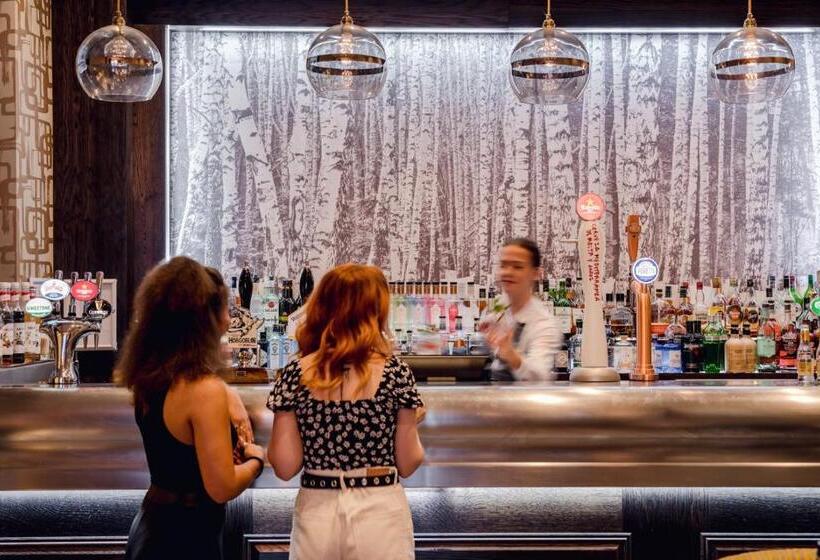 בית מלון כפרי Inn On The Square