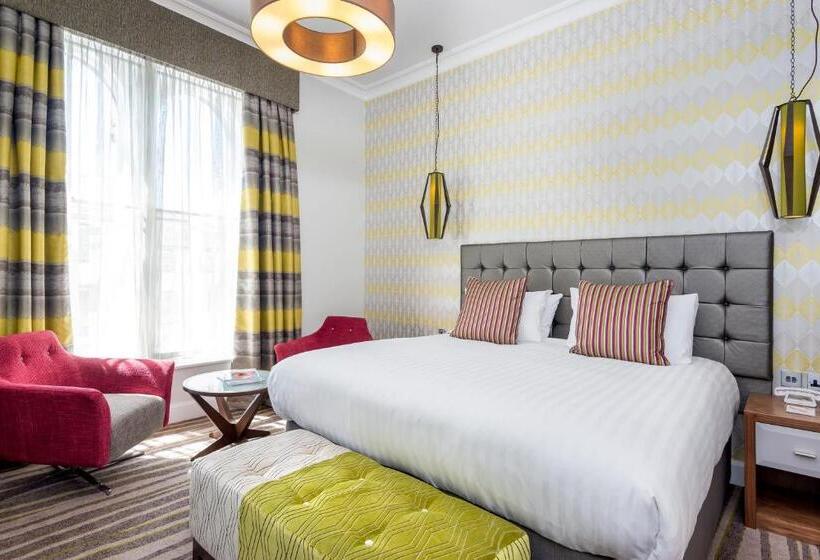 Отель Inn On The Square