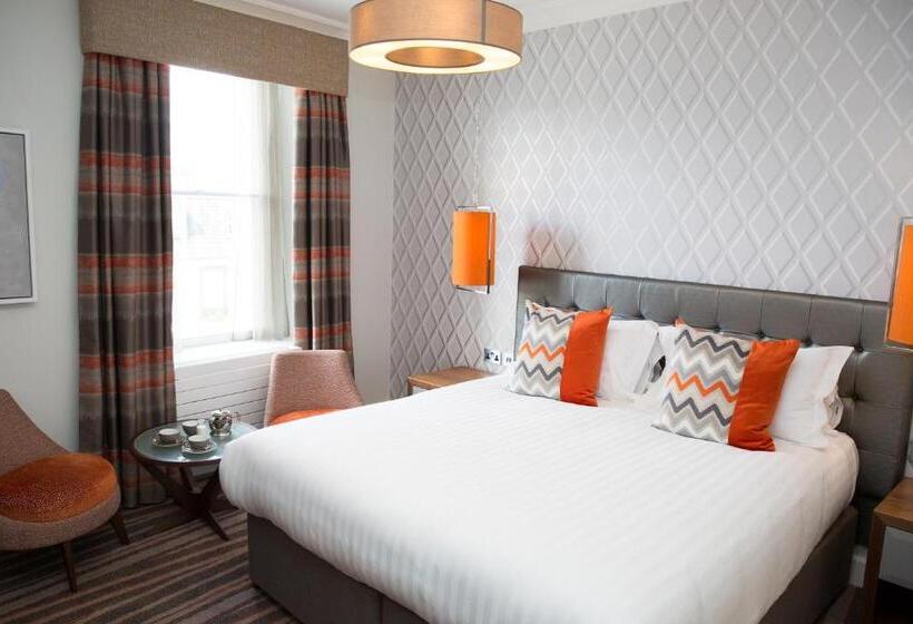 בית מלון כפרי Inn On The Square