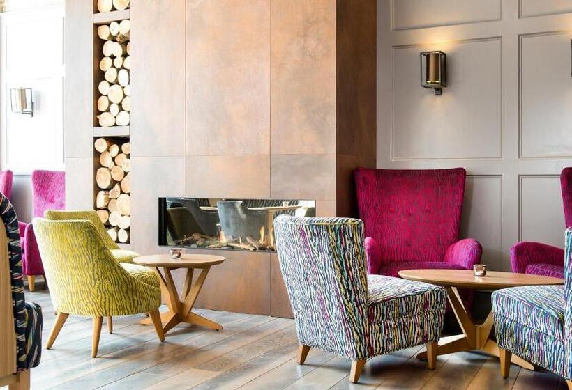 Отель Inn On The Square