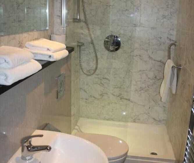 בית מלון כפרי Kensington