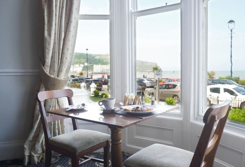 בית מלון כפרי Kensington