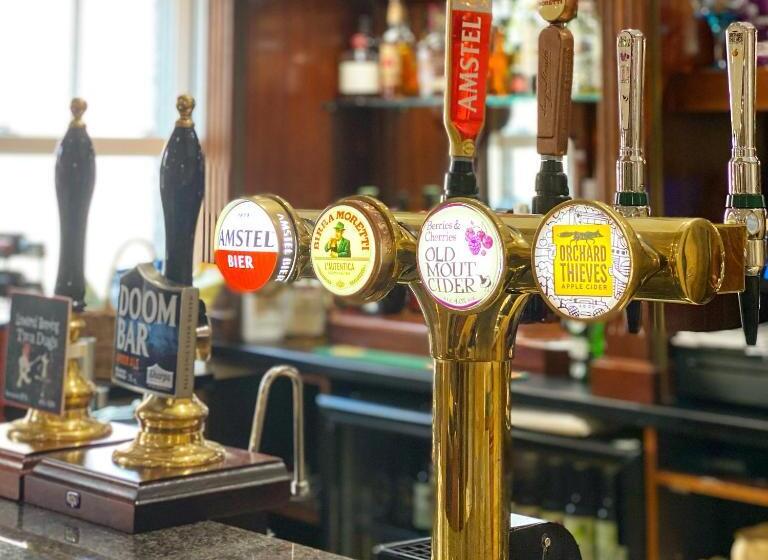 فندق King S Arms