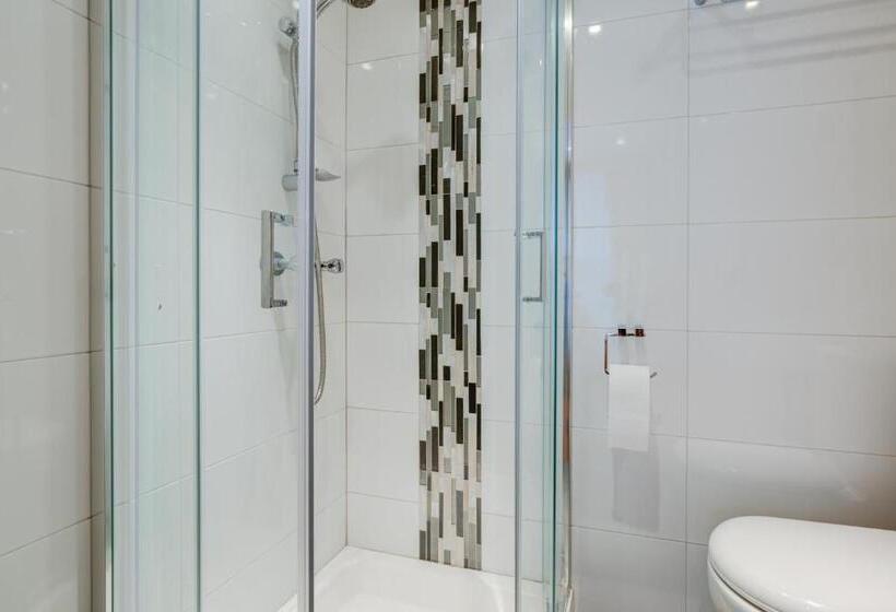 Kingswaypark Hotel At Park Avenue