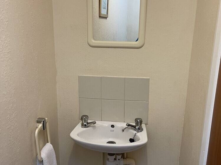 هتل Lamplighter Guesthouse