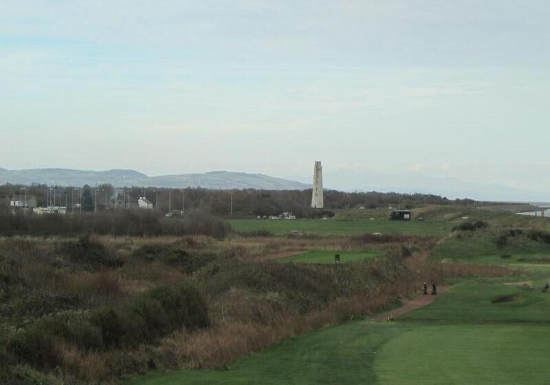 ホテル Leasowe Castle