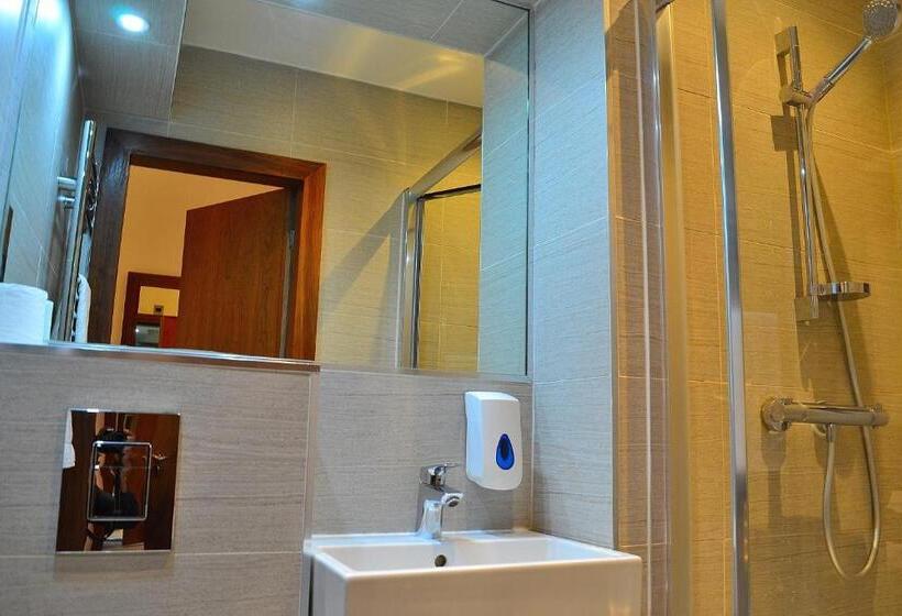 فندق Leisure Inn