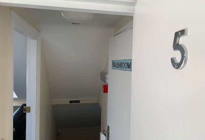 فندق Letchworth Guest House