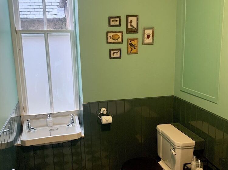 酒店 Leven House Bed And Breakfast