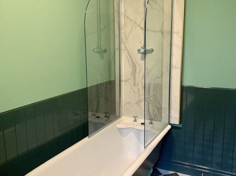 酒店 Leven House Bed And Breakfast