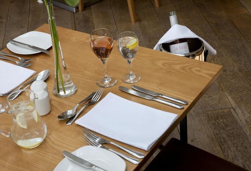 Отель Little Silver Country