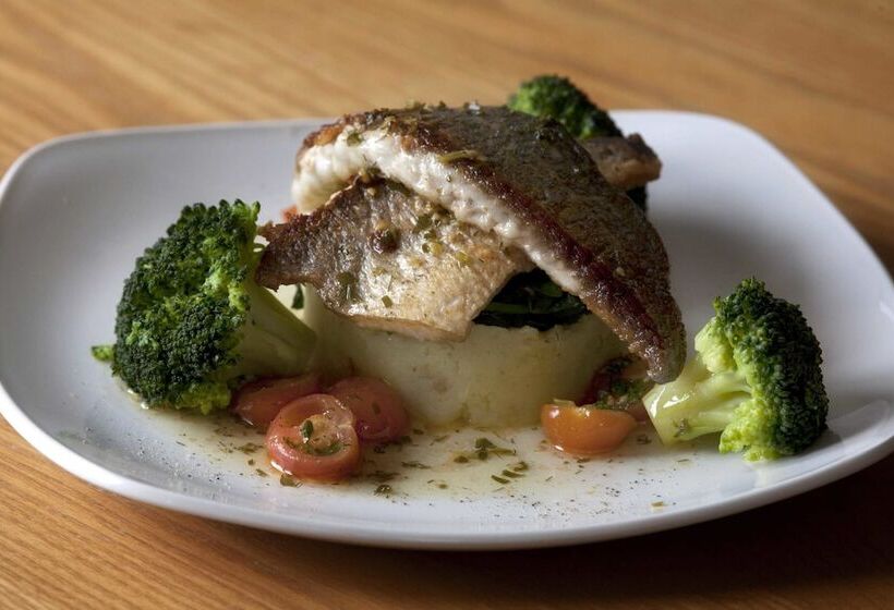 Отель Little Silver Country