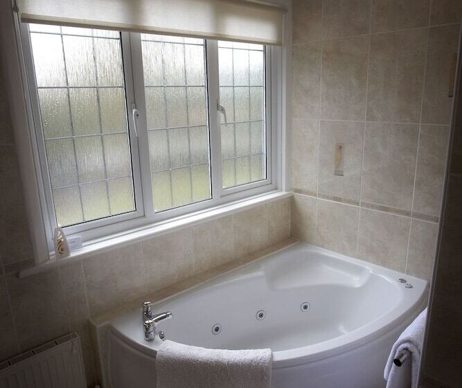 Отель Little Silver Country