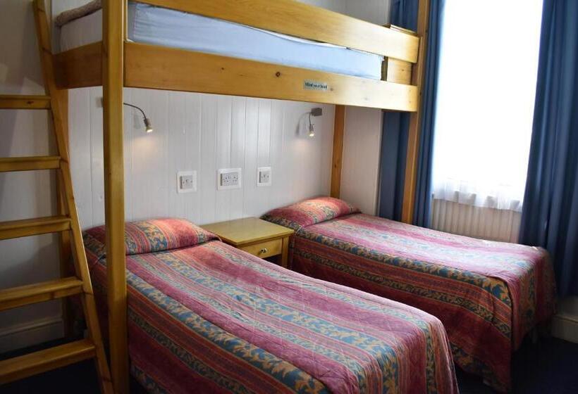 Отель Macdonald