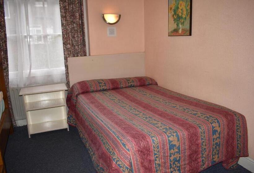 Отель Macdonald