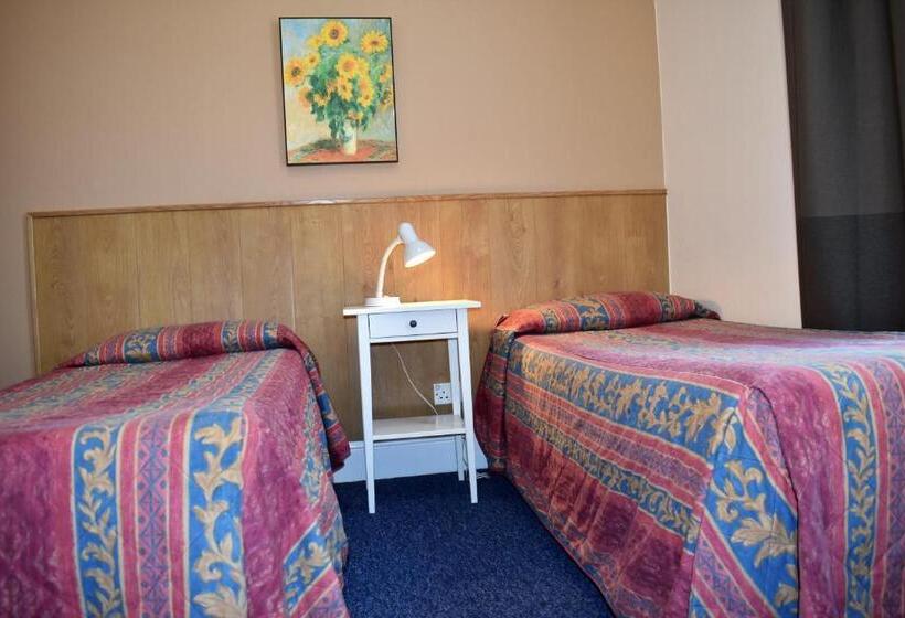 Отель Macdonald